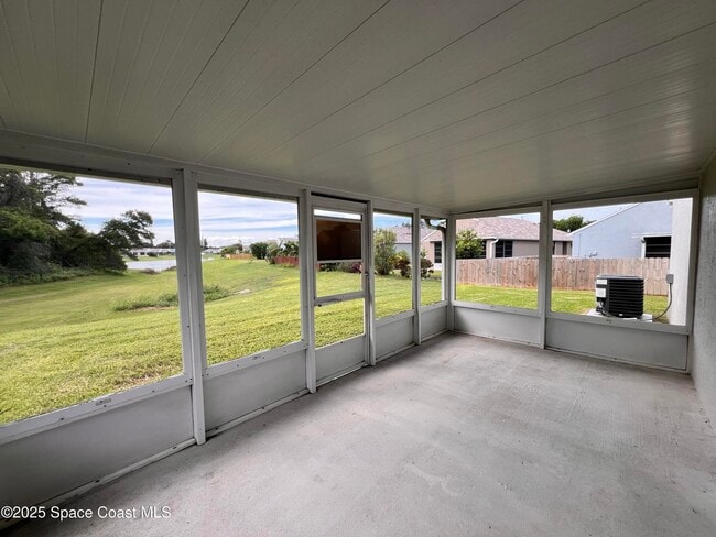 Building Photo - 2245 Redwood Cir