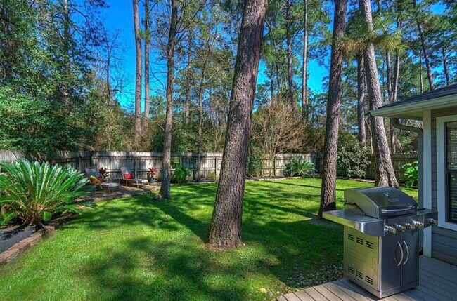 Building Photo - 28 Fallenstone Dr