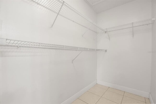 Building Photo - 2584 Grassy Point Dr
