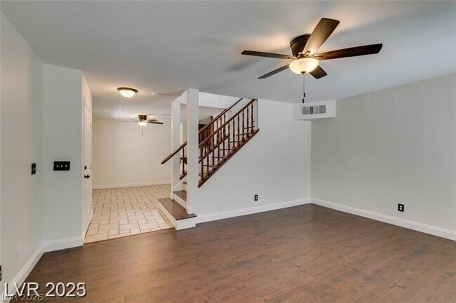 Building Photo - 2602 Country Maple Ave