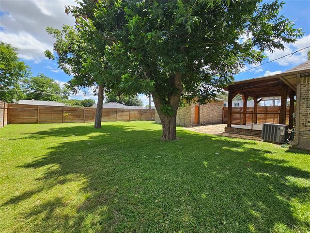 Building Photo - 3804 Eaton Dr