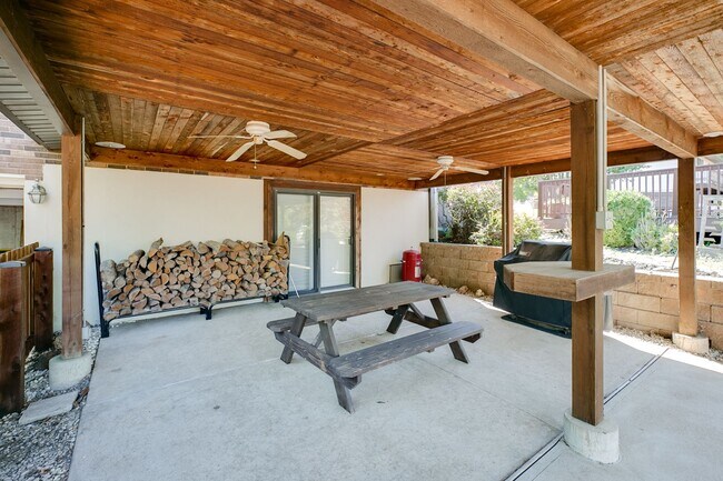 Building Photo - 2711 Sky Hill Ct