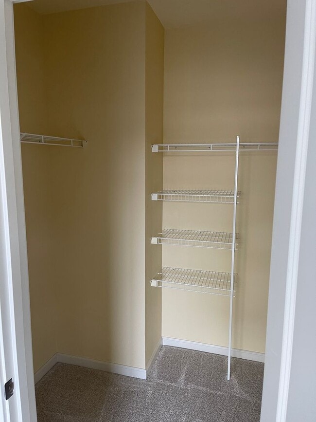 Building Photo - Updated Condo with Parking for One, Great Location and Communal Roof-top Deck!!