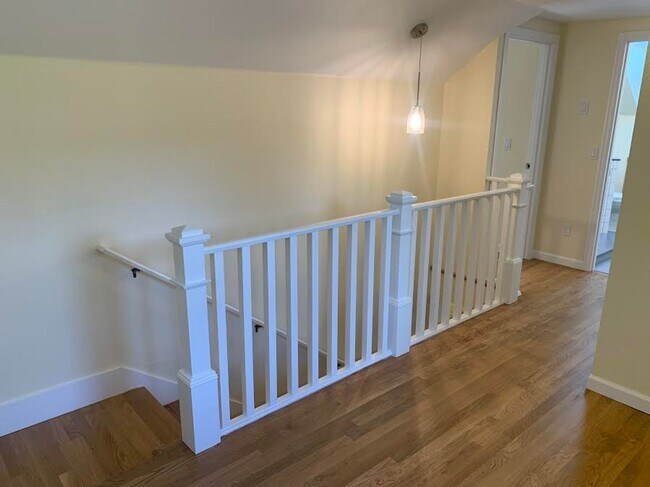 Building Photo - Impecable Remodel of Historic Eastmoreland Gem