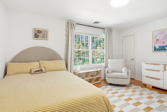 Building Photo - 60 Hillside Ln