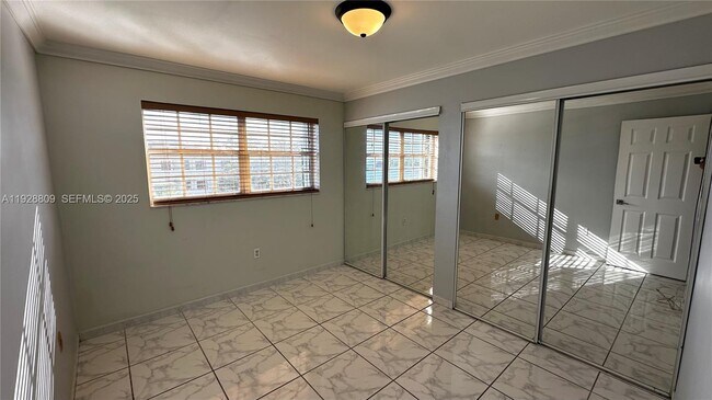 Building Photo - 7825 NE Bayshore Ct