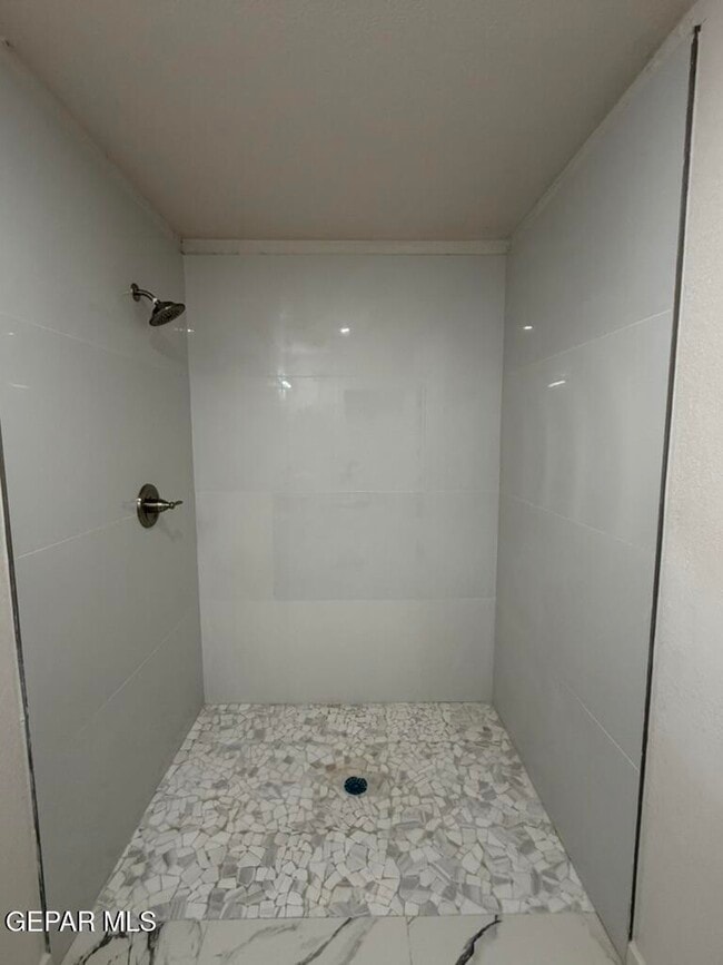 Building Photo - 102 Chama Ln