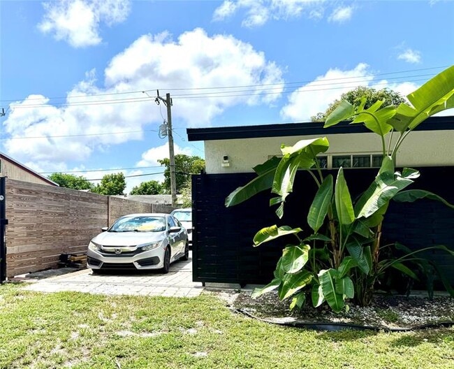 Building Photo - 7140 Custer St