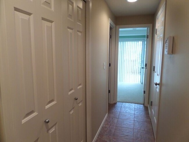 Building Photo - Stunning and Large 3-Bedroom Townhome with Garage FOR RENT in Green Lake!!