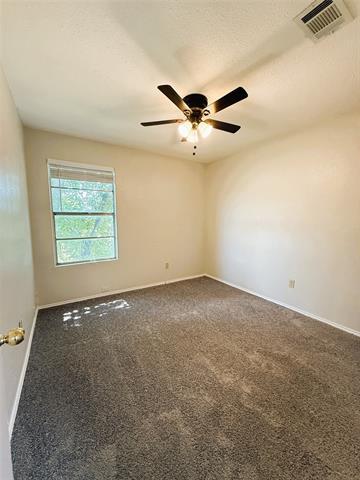 Building Photo - 1025 NW Summercrest Blvd