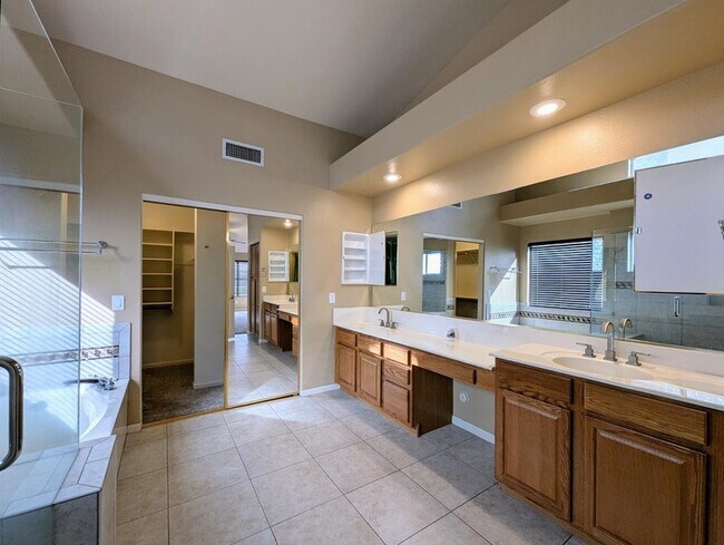 Building Photo - 12417 W Encanto Blvd