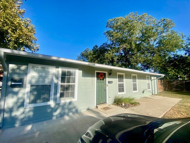 Building Photo - 3003 Birdwood Cir
