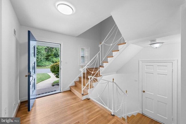 Building Photo - 2816 Ellicott St NW