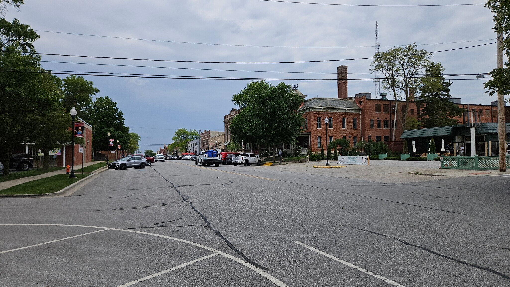 Building Photo - 303 S Main St