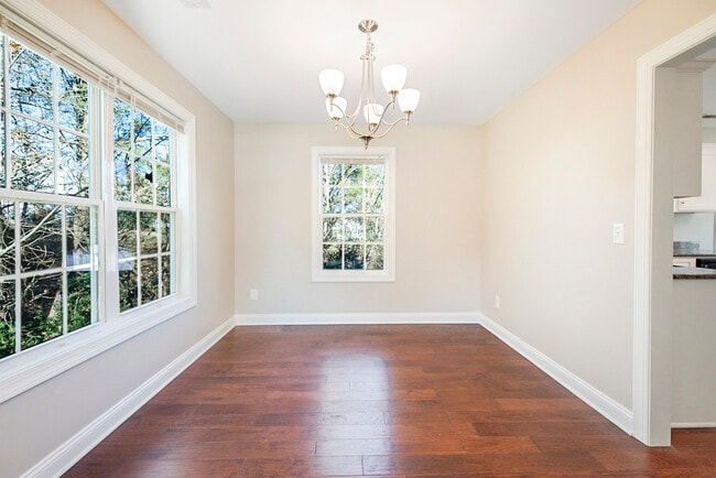 Building Photo - 512 Garrison Ct SW