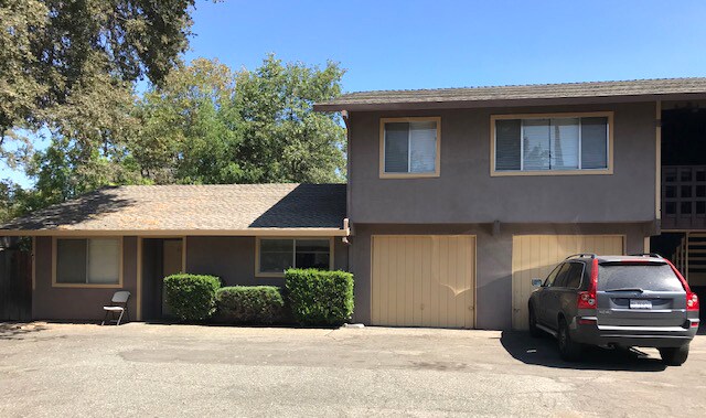 Building Photo - 2674 Woodridge Ct