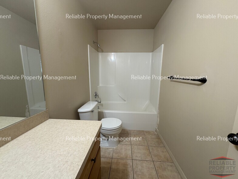 Building Photo - 184 Stockham Blvd