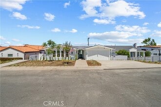 Building Photo - 101 Vía Colusa