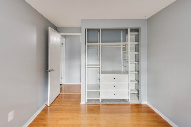 Building Photo - 5769 Yellowrose Ct