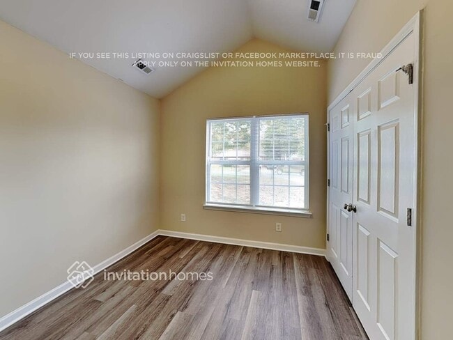 Building Photo - 2120 Centergrove Rd