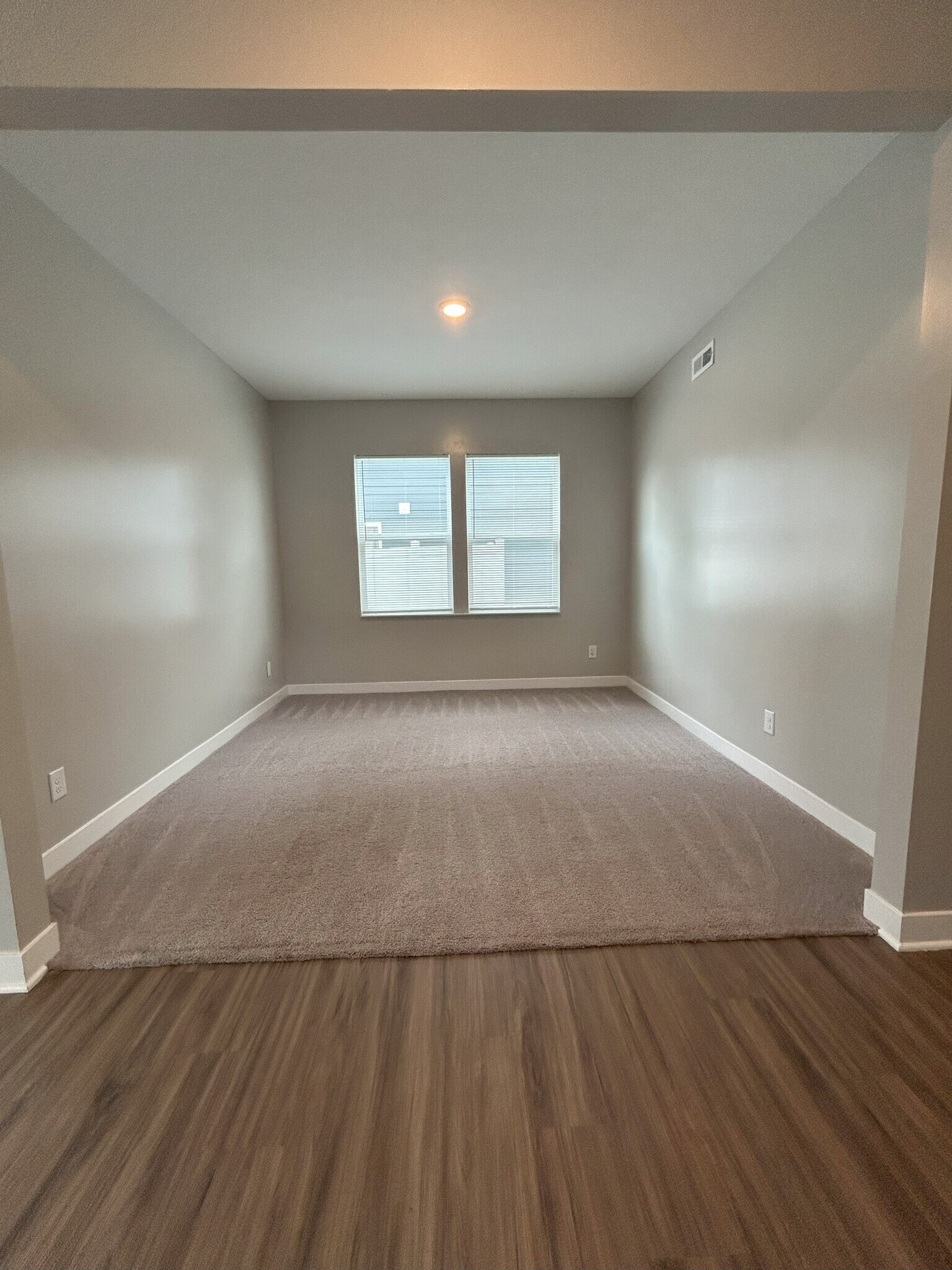 Building Photo - 1269 Bristol Pl