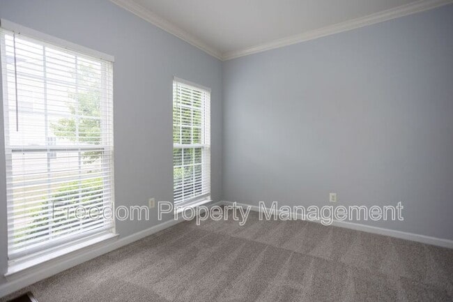 Building Photo - 6004 Abernethy Ln