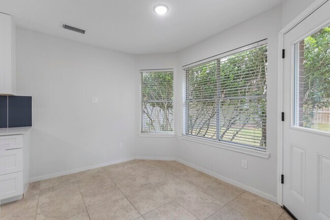 Building Photo - 1815 Moston Dr
