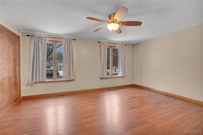 Building Photo - 36 Altair Dr