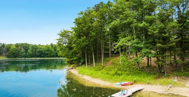 Building Photo - Tranquil Waters - Furnished Monthly Rental