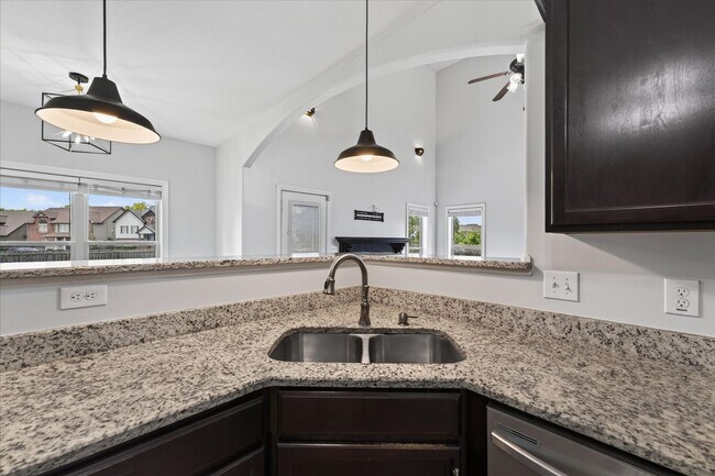 Building Photo - 3710 Windhaven Ct