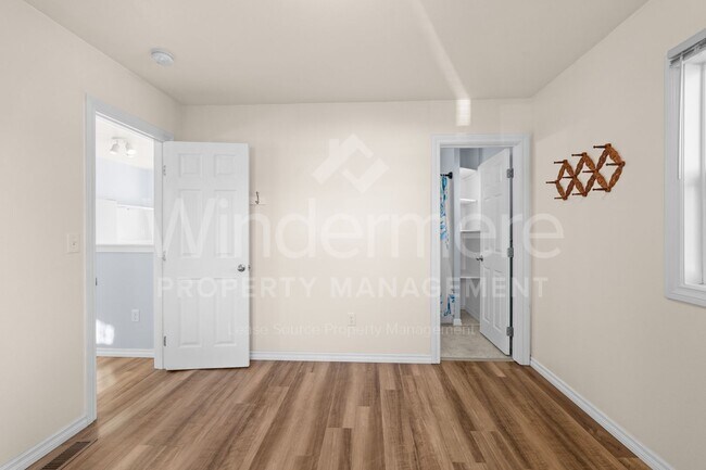 Building Photo - Welcome to this charming 1-bedroom, 1-bathroom home located in the vibrant city of Spokane, WA.