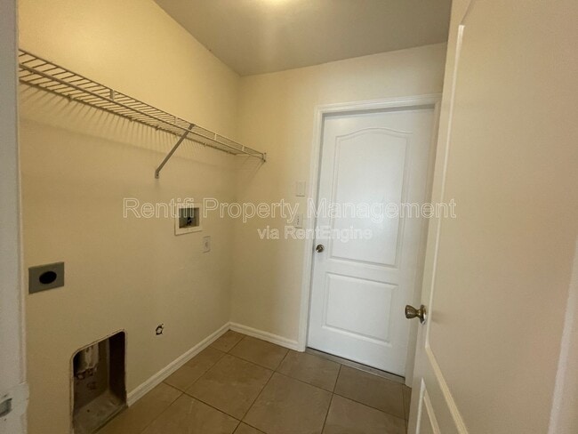 Building Photo - 1429 NE 5th Ave