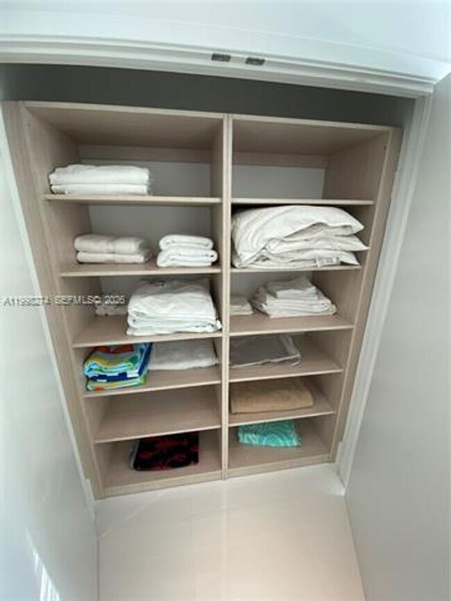 Building Photo - 17301 Biscayne Blvd