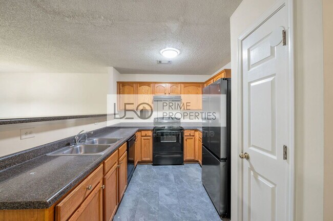 Building Photo - 950 Parkway Rd