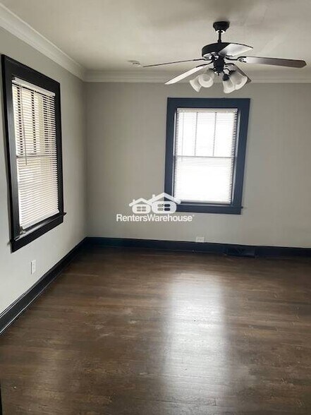 Building Photo - 576 S Oxford Ave