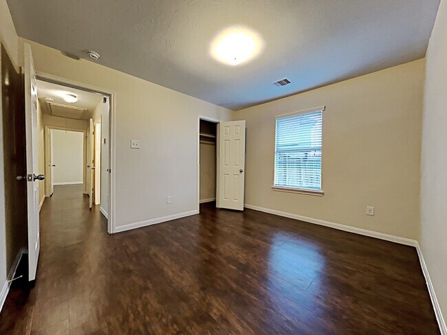 Building Photo - 21407 Palma Grove Way