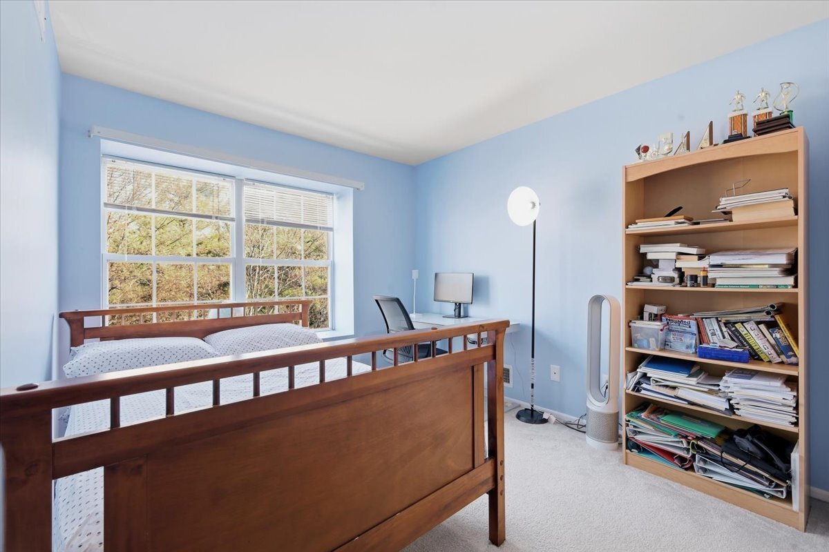 Building Photo - 203 Tallwood Ln