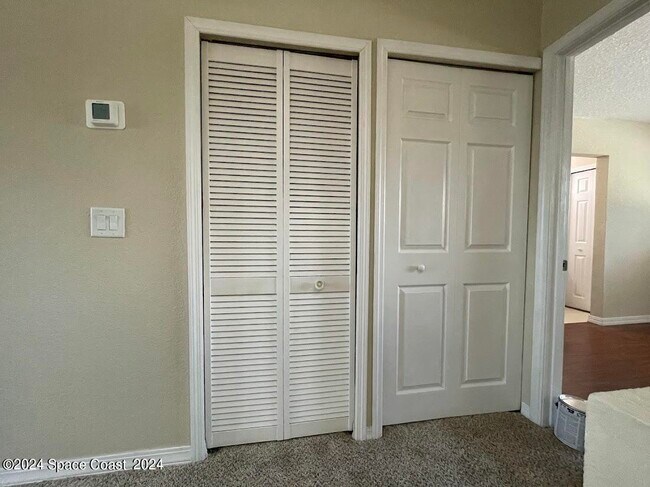 Building Photo - 503 Summerset Ct