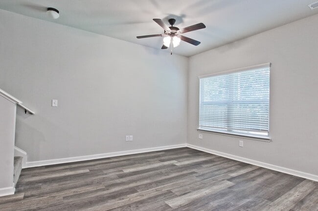 Building Photo - 4165 Shoals Ln