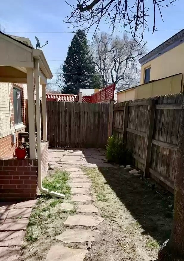 Backyard patio view - 760 Dexter St