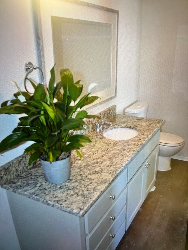 Building Photo - LIVINGSTON2701-03