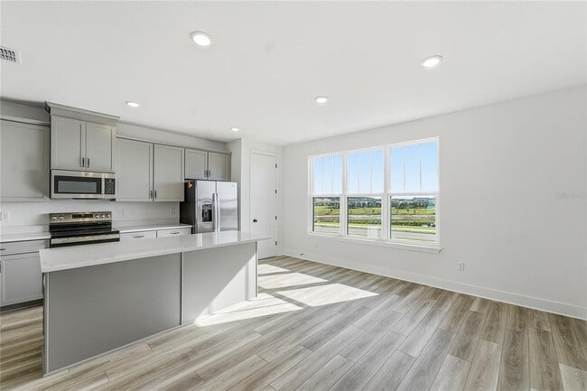 Building Photo - 15058 Grv Lk Dr