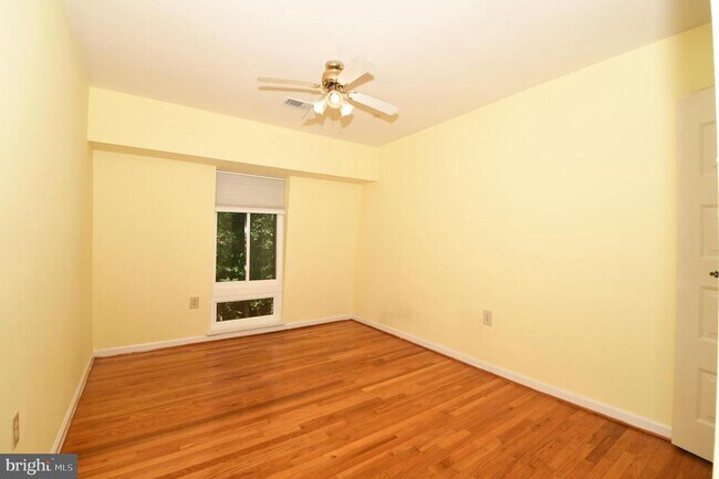 Building Photo - 8147 Inverness Ridge Rd