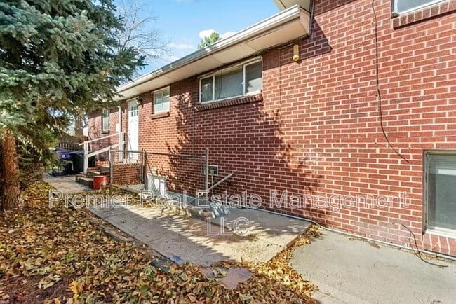 Building Photo - 768 S Krameria St