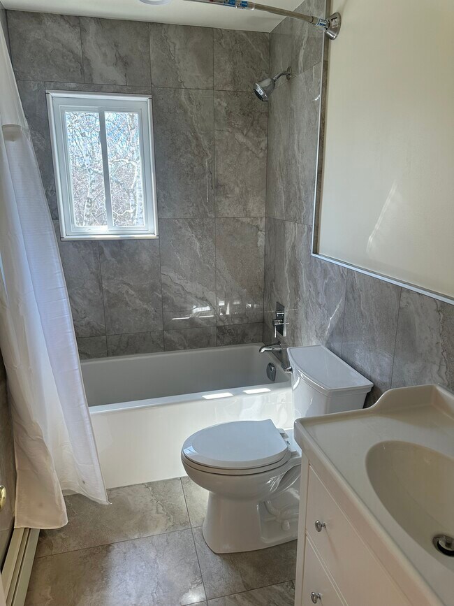 Building Photo - 100 W Hickory Grove Rd