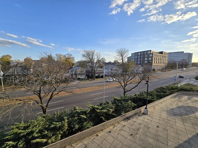 Building Photo - 90 Quincy Shore Dr