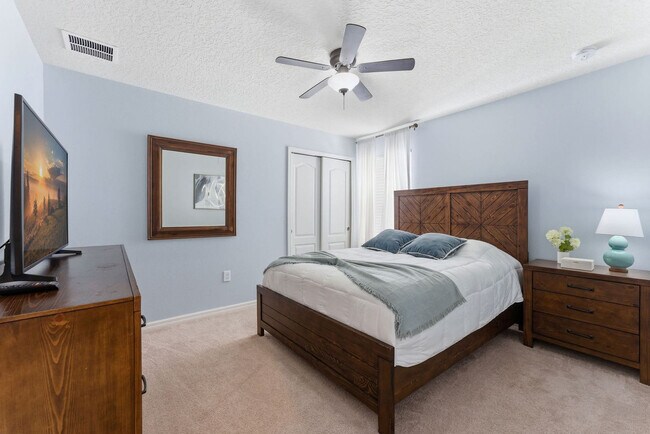 Building Photo - 8914 Zurich Ln