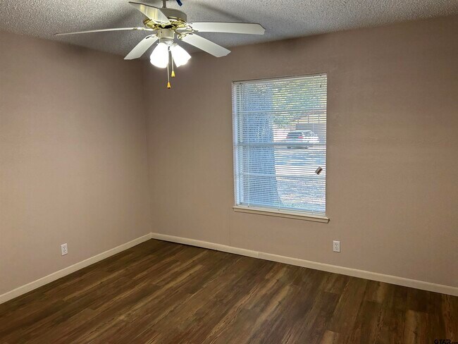 Building Photo - 4615 Edinburgh Dr