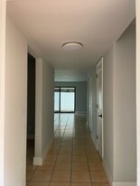 Building Photo - 1721 SW 40th Ter