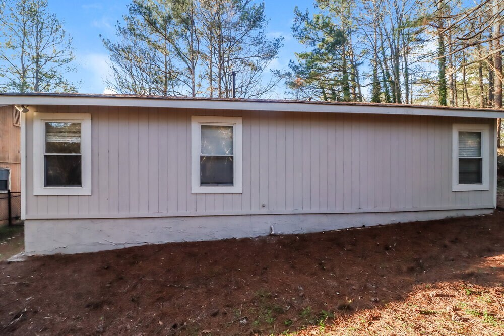 Building Photo - 643 Tarragon Wy SW